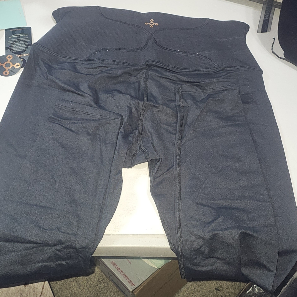 Tommie Copper Women's NWT Lower Back Support Leggings XL Black - Picture 16 of 16